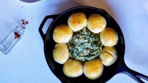 Быстрая закуска с шпинатом и сыром