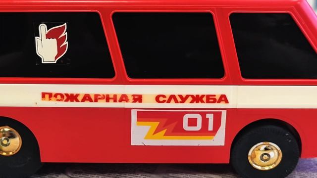 Автомобиль со звуковым управлением. Электронно-механическая игрушка.