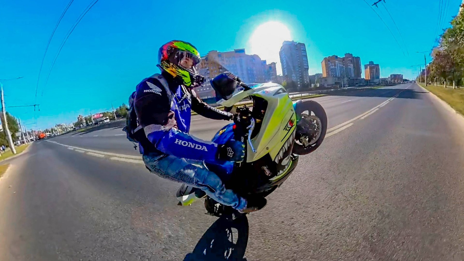 затестил Insta 360 x3