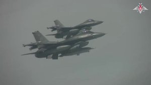 Стратегические ракетоносцы Ту-95мс дальней авиации ВКС России выполнили плановый полет 23 июля 2025