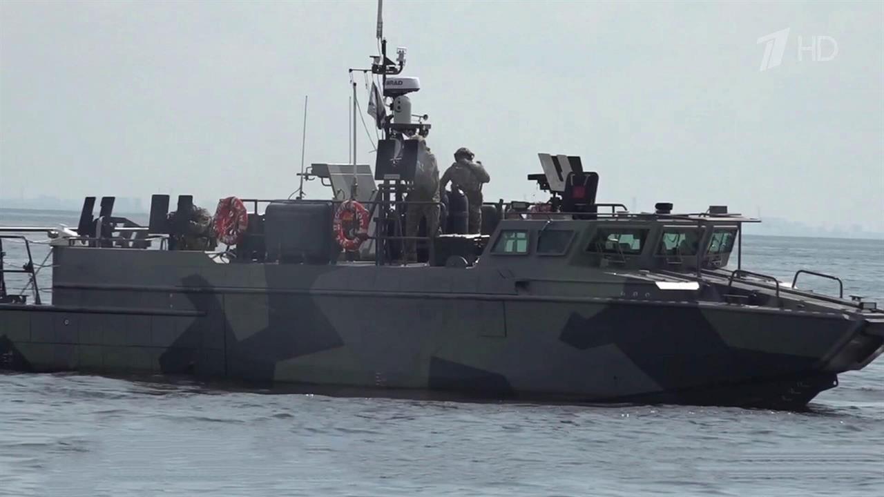 Новые морские бои проходят в рамках масштабных учений ВМФ "Июльский шторм"