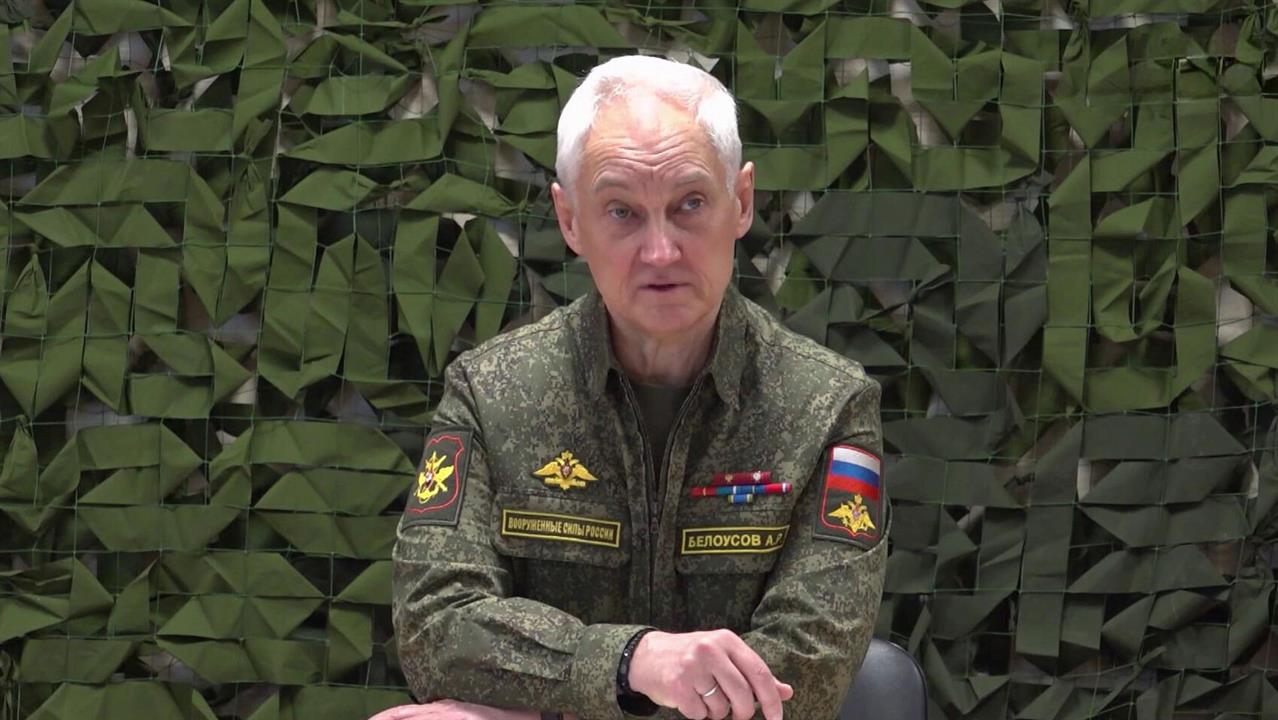 Цифровому и технологическому развитию армии было посвящено совещание, которое провел министр обороны