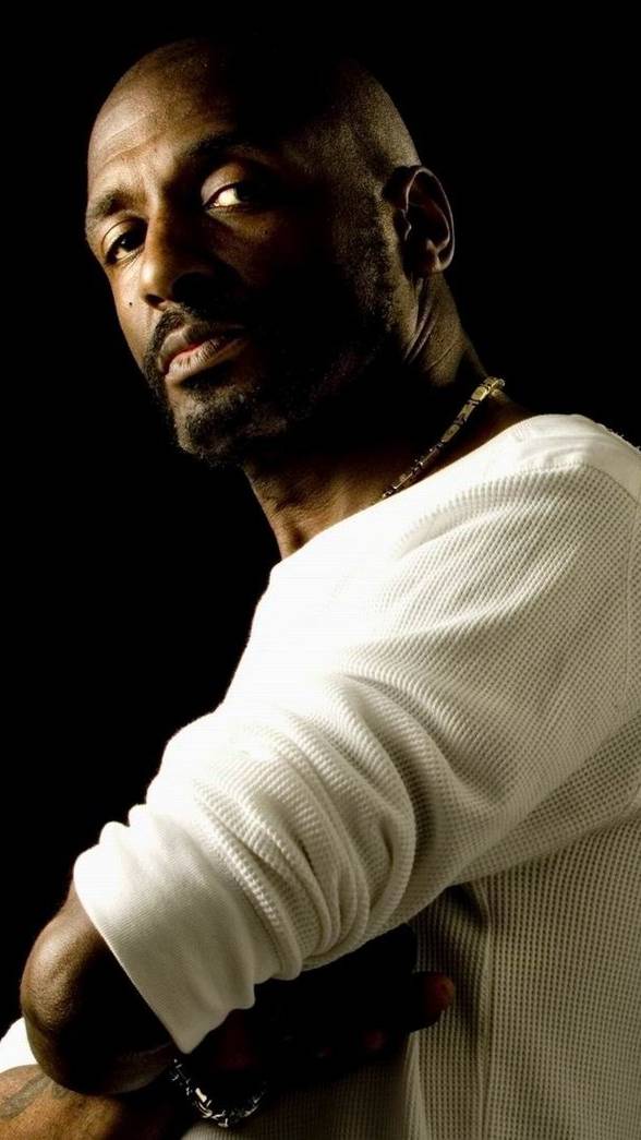 Уиллард Виган: Как Создать Искусство Которое Не Видно Невооруженным Глазом? 