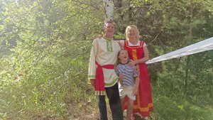 Лесные забавы в ясный  солнечный день.