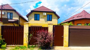 Здесь не копают, а живут красиво: стильный дом с ремонтом, террасой и местом под барбекю и бассейн