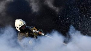 В Сочи из-за падения обломков БПЛА на территории ГСК произошло возгорание