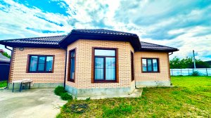 Современный дом с шикарной кухней-гостиной — уют рядом с городом и быстрый путь к морю