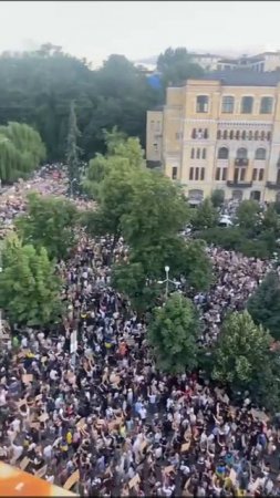 На Украине набирают обороты протесты против подчинения антикоррупционной системы.