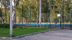 Футбол любимый вид спорта у ребят с Переславля-Залесского.Продолжается благоустройство улиц города.