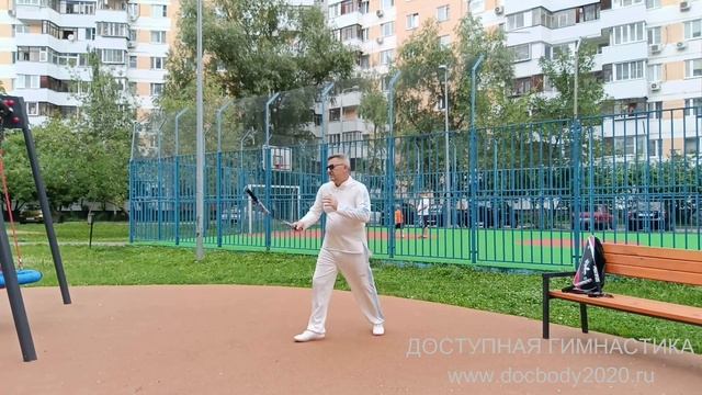 Разминочные упражнения с тренировочными нунчаку (7)