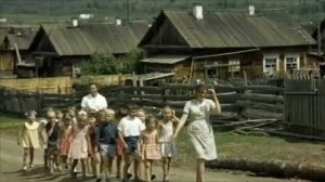 Песня- здесь и детство прошло и юность иоя...