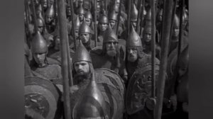 "ВЫХОДИТ ИЗ ДОМУ ЖЕНА"