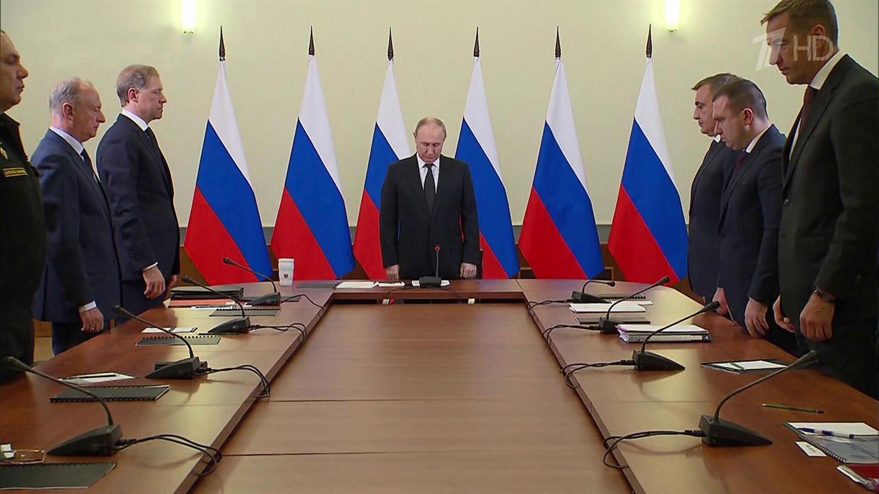 Владимир Путин выразил соболезнования семьям погибших в авиакатастрофе в Амурской области