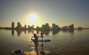 Случайно поймал сплав на САПах по Амуру на рассвете в Хабаровске. FPV Crux35 vista.