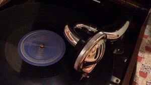 Патефон Highest Phonograph, модель Sweet Home, завод Trade Mark, Германия, 1921 год. Редкий.