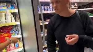 Дарина угощает.Девчонки решили закупиться по полной)22.07.25