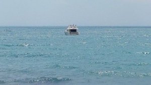 яхта в бухте Провато