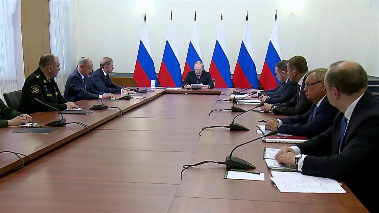 Россия обеспечит свои интересы во всех районах Мирового океана, заявил президент