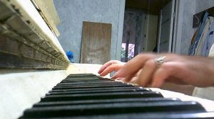 Пианино: импровизация на тему "Жили у бабуси"