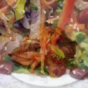 САЛАТ С МЯСОМ И ФАСОЛЬЮ