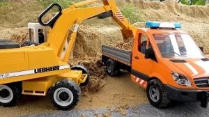 Игрушки Бибо рассказывают забавную историю с экскаватором и самосвалом для песка