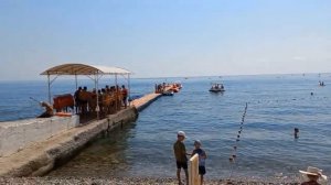 Крым Гурзуф Центральный пляж сегодня 24 июля 2025. Море и погода в Крыму сейчас. Обстановка на пляже