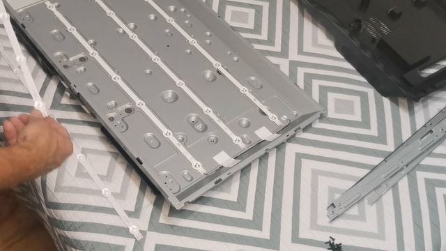 Телевизор LG 32LN540V разборка и замена подсветки смотреть онлайн