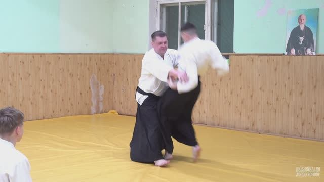 Айкидо - Кокю нагэ, объединить дыхание и бросок.