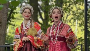 "ВЫЙДУ НА УЛИЦУ" народный ансамбль Московский Переполох и  Мария Семьянова