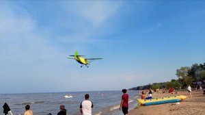 Чуть не задел: к устроившему экстрим-шоу над Ладогой пилоту пришли с обыском