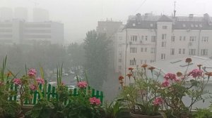 1000598638.mp4 Сегодняшний ливень и гроза в Москве