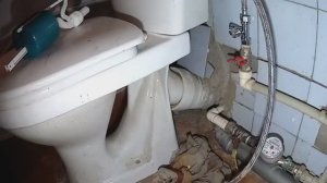 Замена и регулировка арматуры бачка унитаза своими руками.