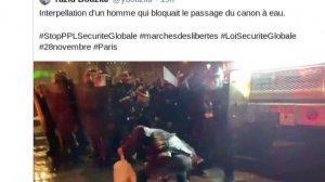 Interpellation d’un homme qui bloquait le passage du canon à eau. - - StopPPLSecuriteGloba