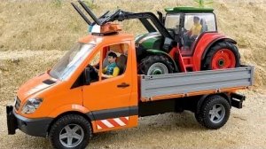 Трактор сломался - Самосвал помогает трактору