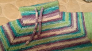 Как связать полый шнур на четырёх петлях