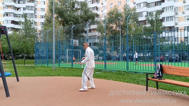 Разминочные упражнения с тренировочными нунчаку (4)