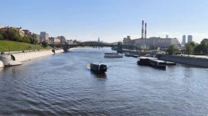 вот речной трамвайчик по Москва реке который довезет вас от Киевской до нашего ЖК