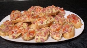 Мини - пицца на батоне в духовке