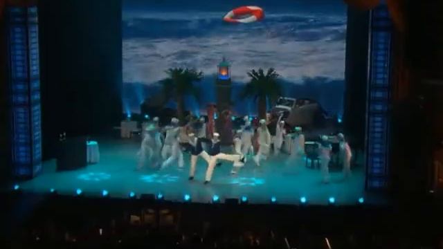 Феерия  на сцене. Шампанское  рекой. Московский театр оперетты отметил юбилей