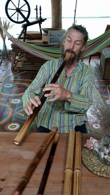 Легко ли играть на бамбуковой флейте?