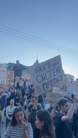 На Украине набирают обороты протесты против подчинения антикоррупционной системы.