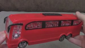 Мал мала меньше. Машинки красного цвета.