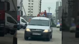 😳В микрорайоне Купелинка в Подмосковье курьер вез в сумке для доставки продуктов ребенка😳