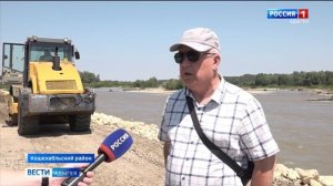 Реконструкция дамбы на береговой линии реки Лабы.