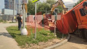 Прошли дожди в Москве... и стали из земли Камазы появляться...