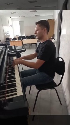 Импровизация на старом рояле 2