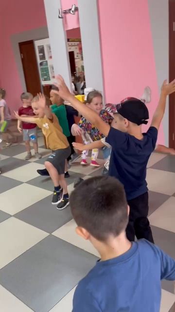 Летний досуг. Праздничная программа для воспитанников детского сада  2 Светлячок