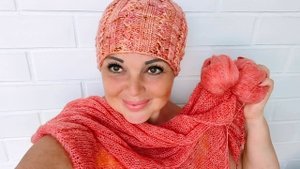 СВЯЗАЛА ДВА КУПАЛЬНИКА И ШАПКУ)))