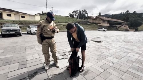 Кесуі бар сексуалды трусиктер