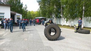 Пожарные Сургута показали силовой экстрим